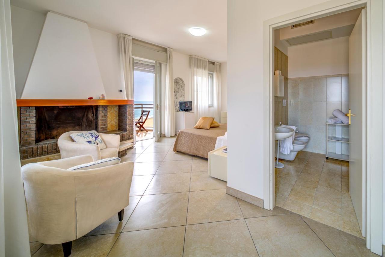 Hotel Carlton Beach Rimini Exterior photo