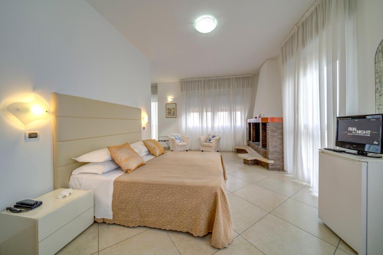 Hotel Carlton Beach Rimini Exterior photo