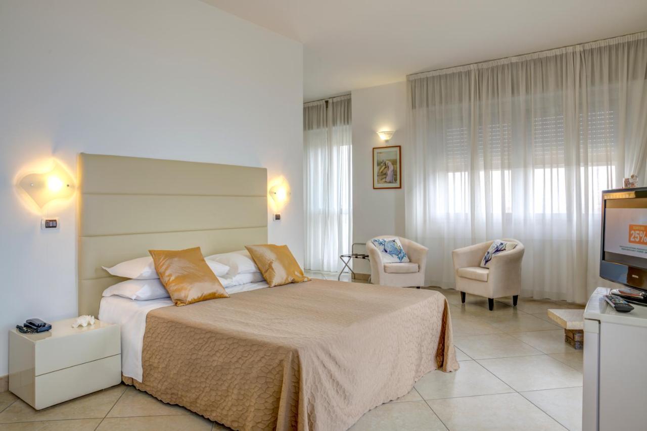 Hotel Carlton Beach Rimini Exterior photo